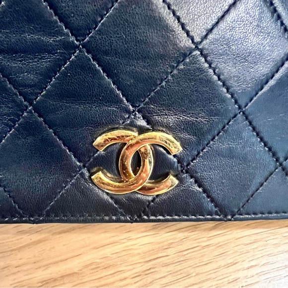 Vintage Chanel Single Flap Purse - Picture 13 of 17